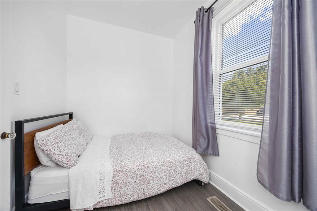 326 Michigan Avenue, Point Edward, ON