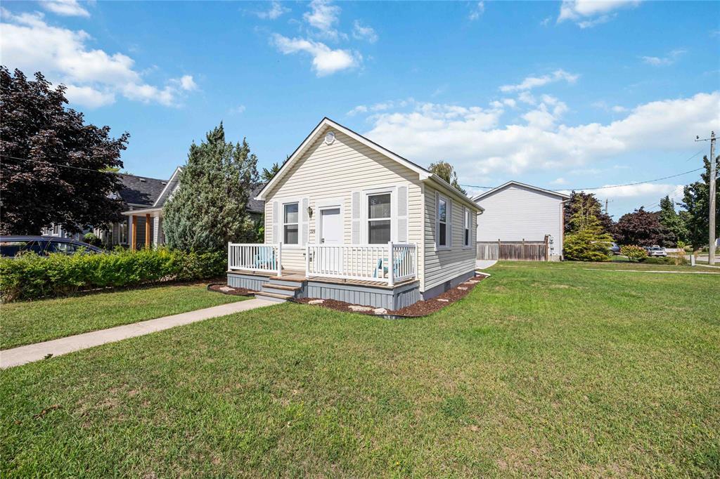 326 Michigan Avenue, Point Edward, ON