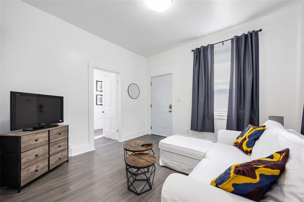 326 Michigan Avenue, Point Edward, ON