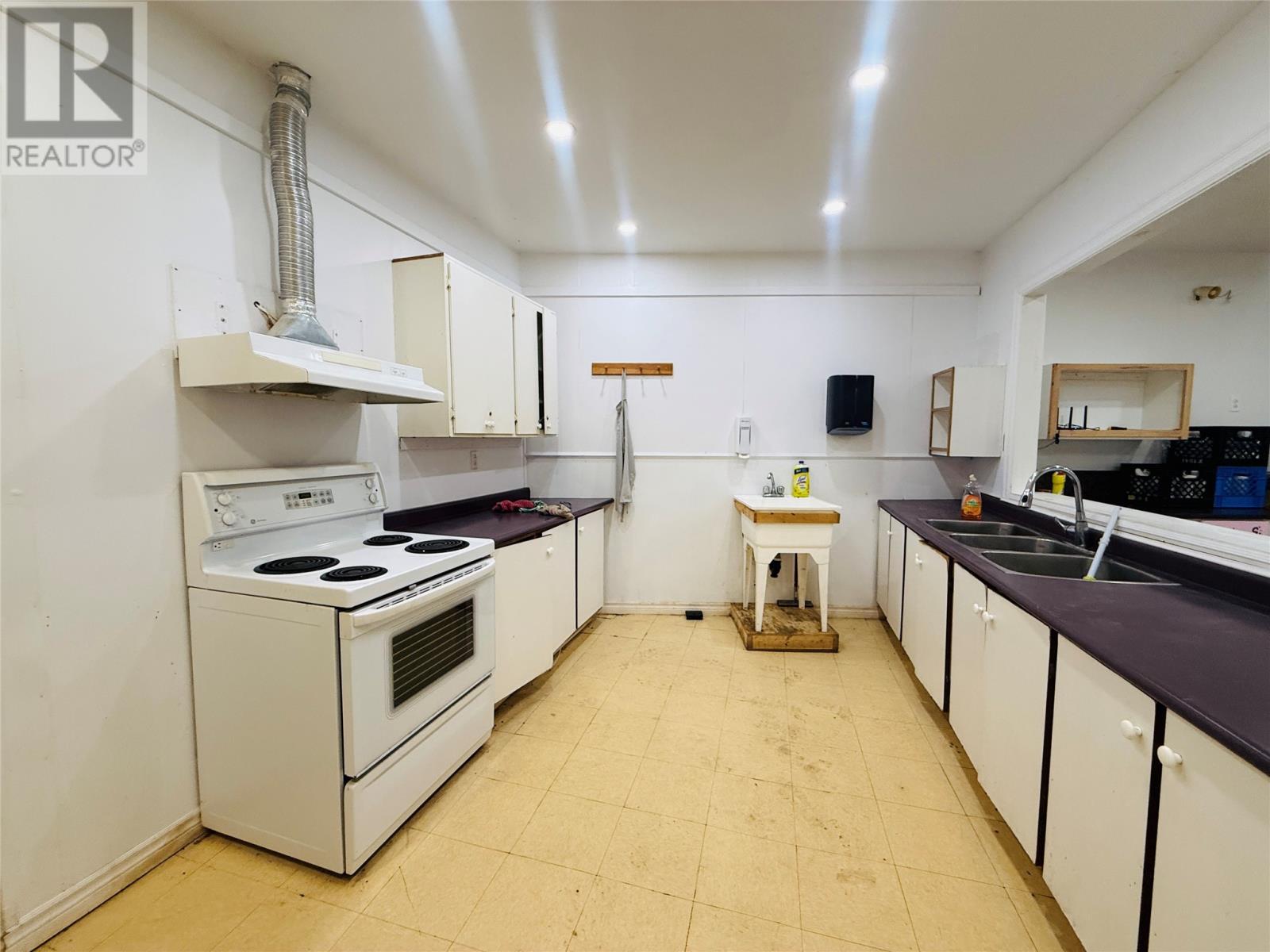 1055-1058 Main Road, Dunville, NL