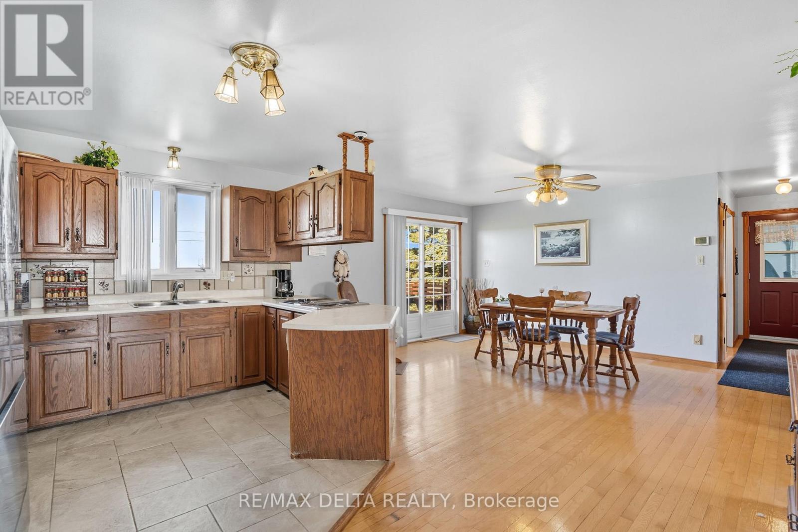 4254 Conc 20 Concession, The Nation, ON - Indoor