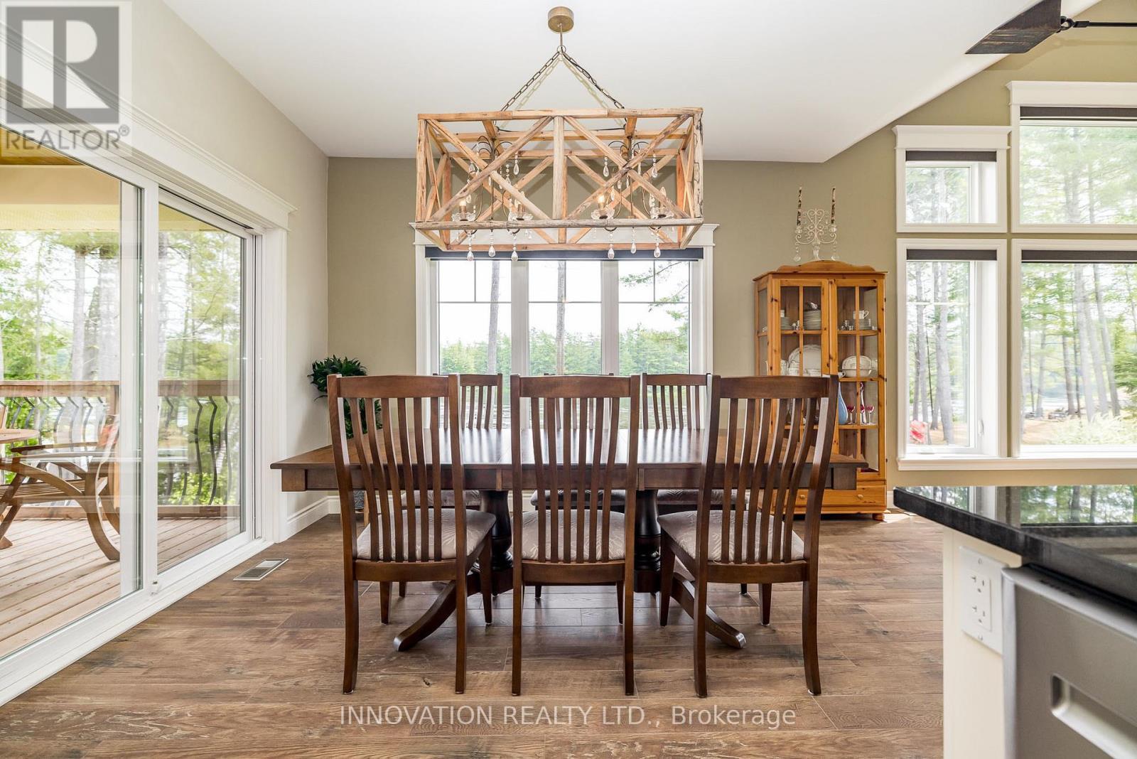 103 A Carriage Landing Drive, Horton, ON - Indoor Photo Showing Dining Room