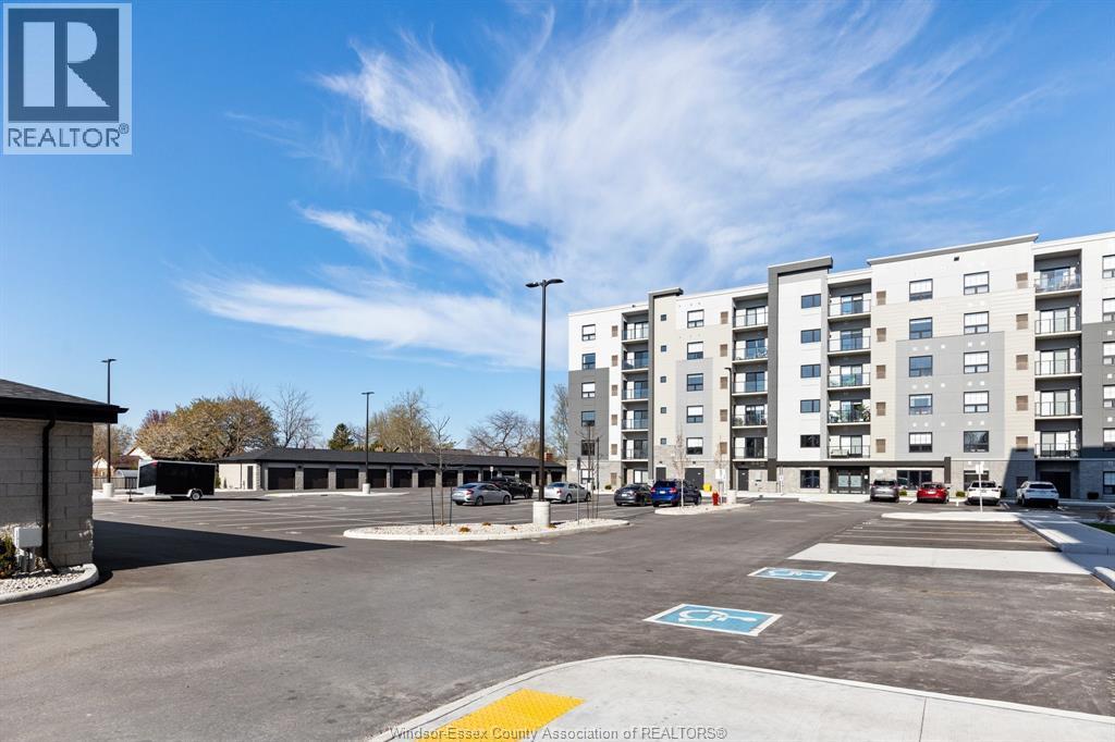 224 Main Street East Unit# 605, Kingsville, ON - Outdoor