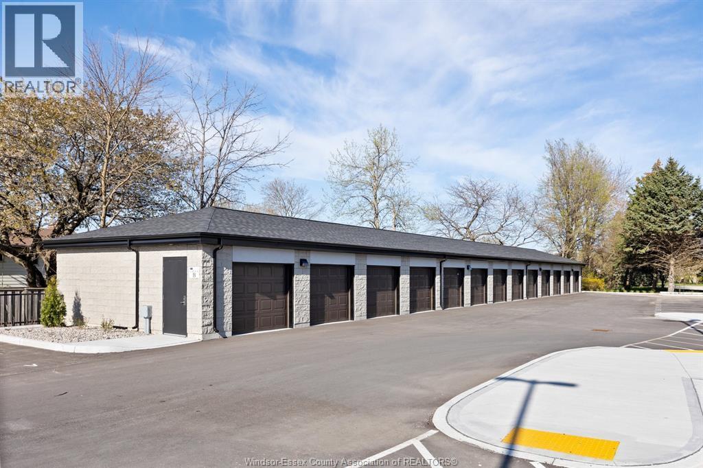 224 Main Street East Unit# 605, Kingsville, ON - Outdoor