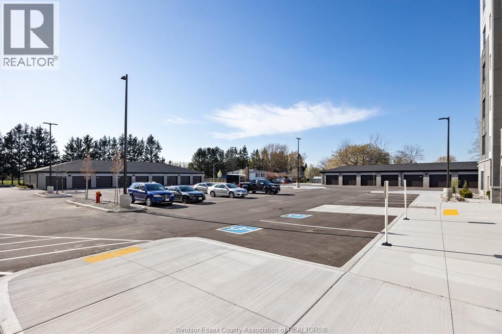 224 Main Street East Unit# 605, Kingsville, ON - Outdoor