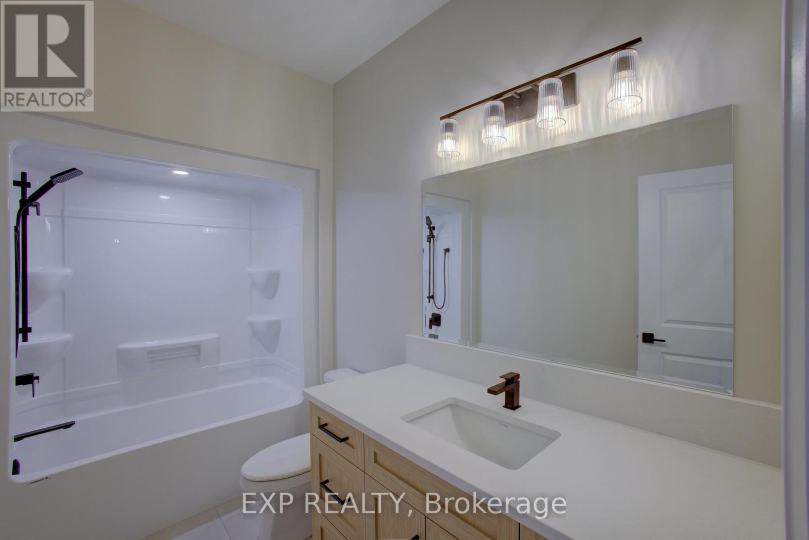 91 Bedell Drive, Mapleton, ON - Indoor Photo Showing Bathroom