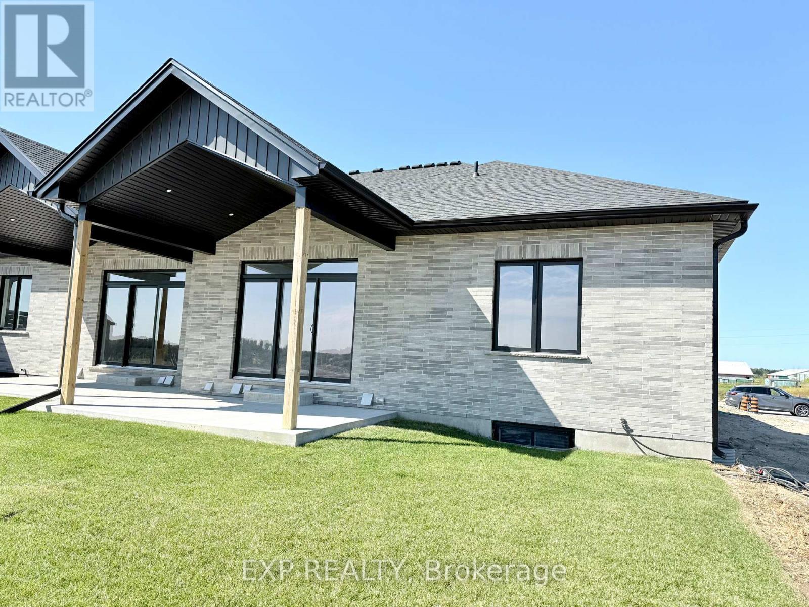 91 Bedell Drive, Mapleton, ON - Outdoor