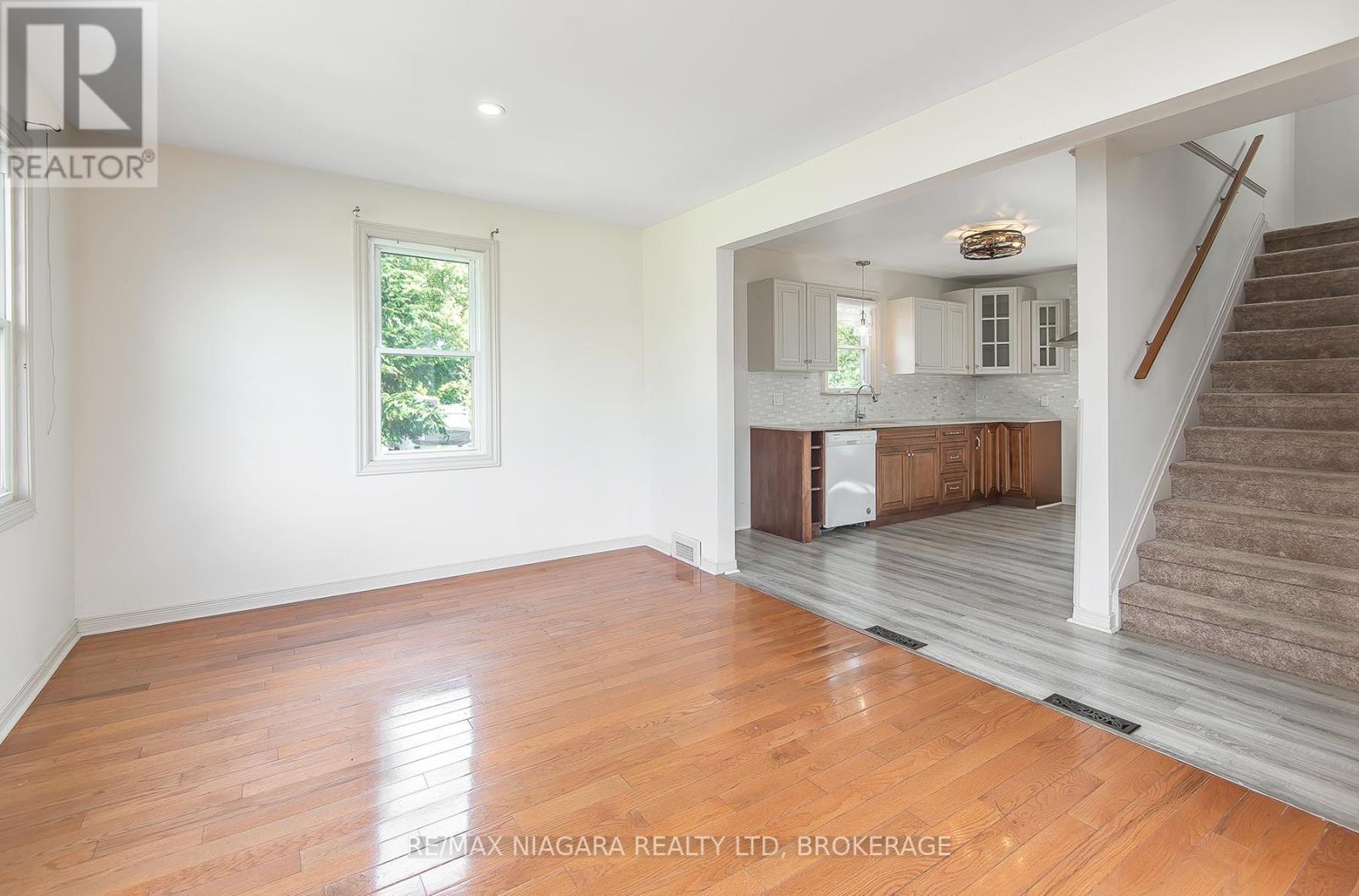 971 Hwy 3, Port Colborne (Sherkston), ON - Indoor Photo Showing Other Room