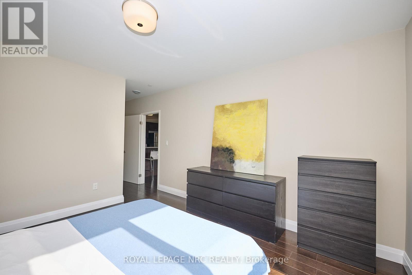 Spacious master suite. - 304 - 26 Wellington Street, St. Catharines (Downtown), ON - Indoor Photo Showing Bedroom