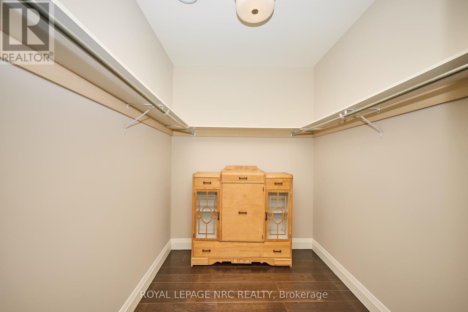 Walk-in Closet. - 304 - 26 Wellington Street, St. Catharines (Downtown), ON - Indoor