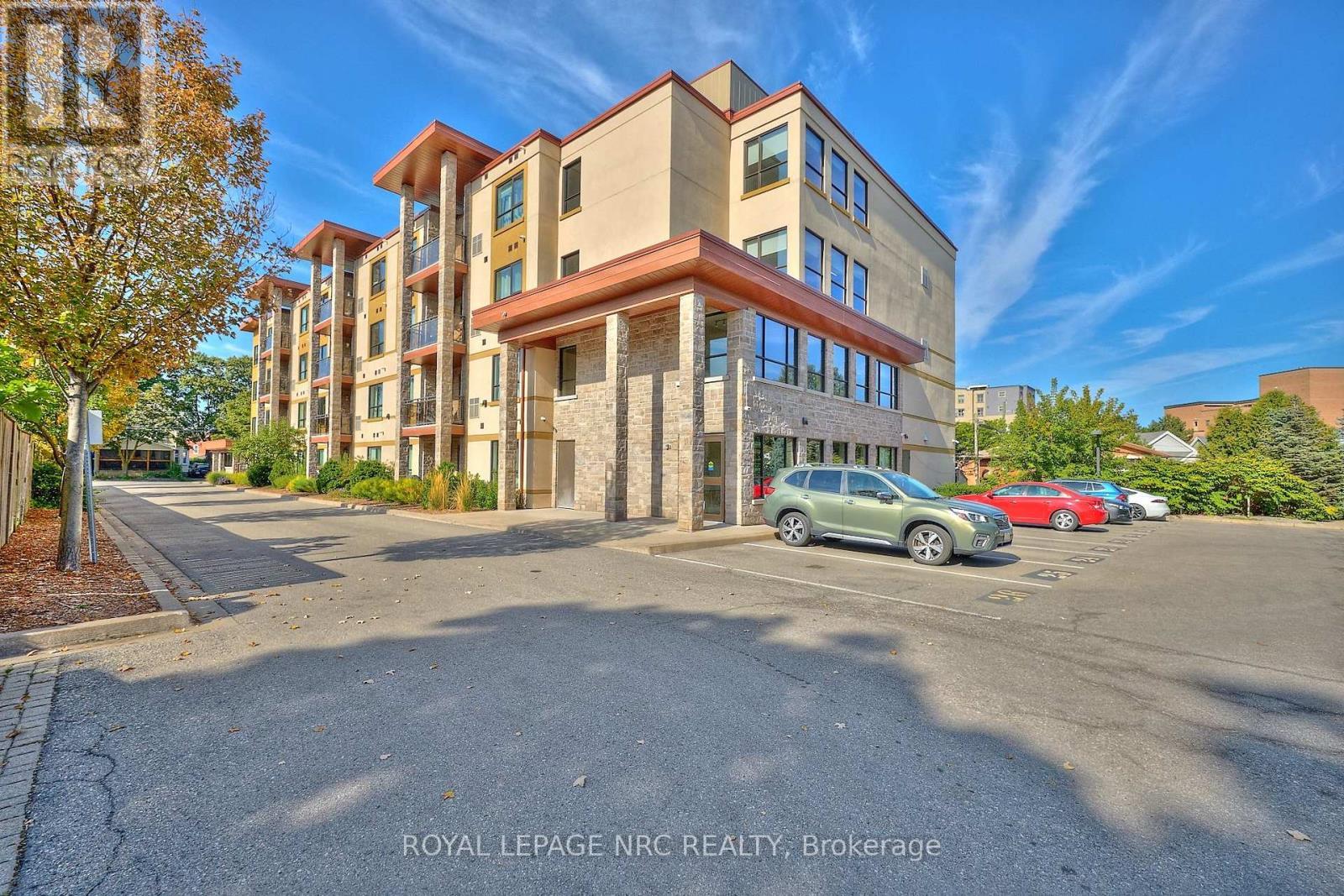 Convenient back parking & entry. - 304 - 26 Wellington Street, St. Catharines (Downtown), ON - Outdoor With Facade