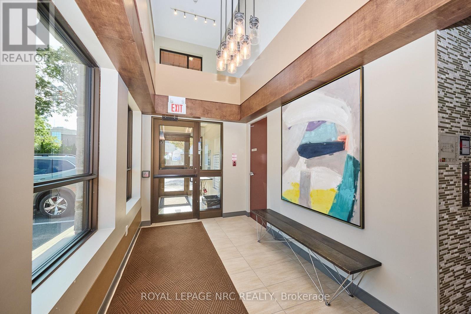 Welcoming back entry. - 304 - 26 Wellington Street, St. Catharines (Downtown), ON - Indoor Photo Showing Other Room