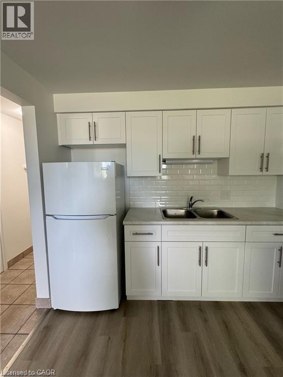 6 Elmsdale Drive Unit# 1, Kitchener, ON - Indoor Photo Showing Kitchen With Double Sink