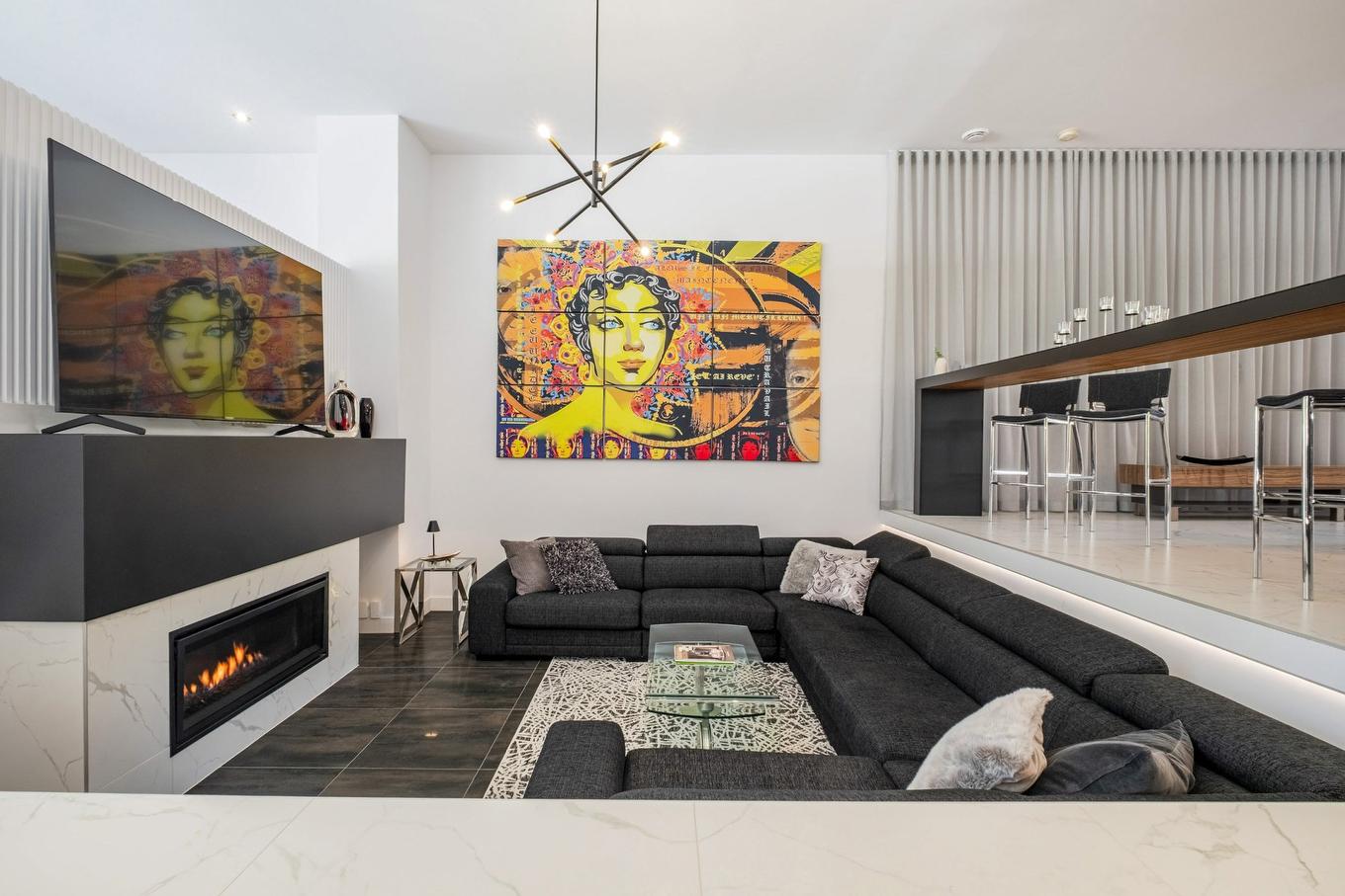 Living room - 612 Rue Du Chardonnay, Sherbrooke (Les Nations), QC - Indoor Photo Showing Living Room With Fireplace