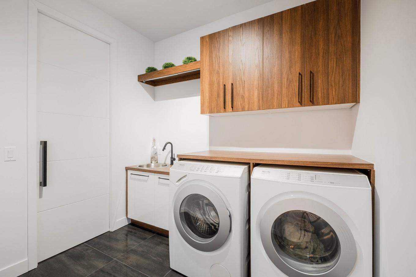 Laundry room - 612 Rue Du Chardonnay, Sherbrooke (Les Nations), QC - Indoor Photo Showing Laundry Room