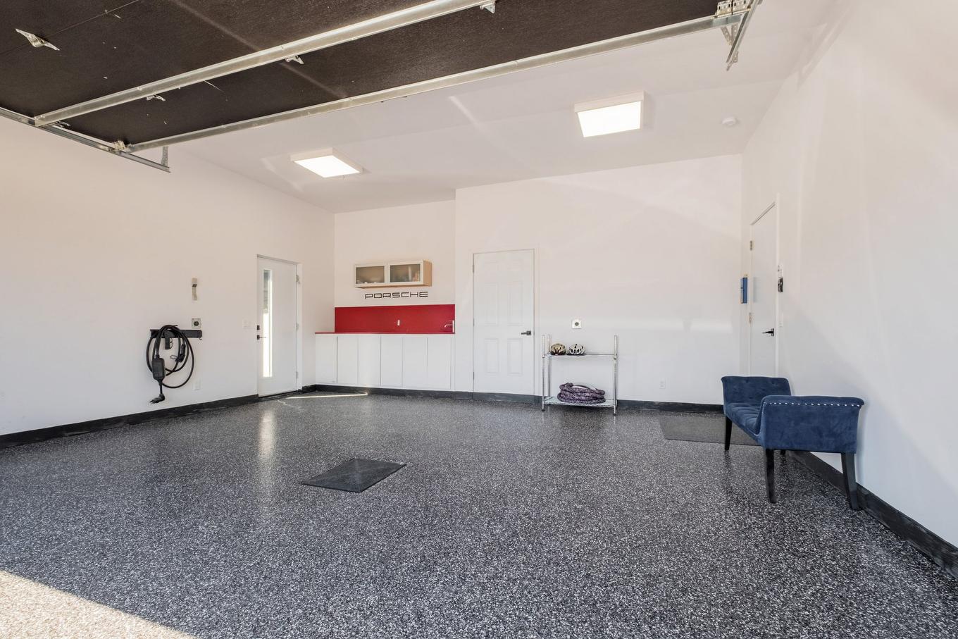 Garage - 612 Rue Du Chardonnay, Sherbrooke (Les Nations), QC - Indoor Photo Showing Garage