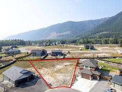 2405 OSPREY Court Sparwood, BC V0B 2G2