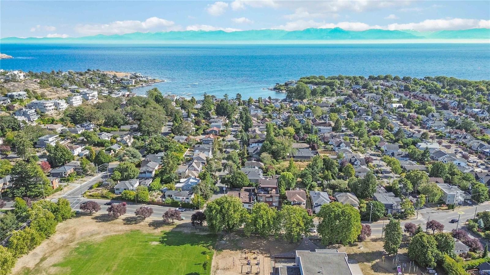 4-1827 Fairfield Rd, Victoria, BC