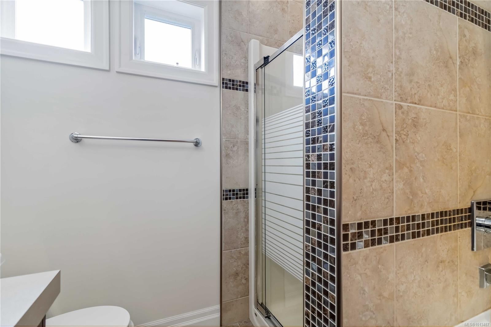 4-1827 Fairfield Rd, Victoria, BC