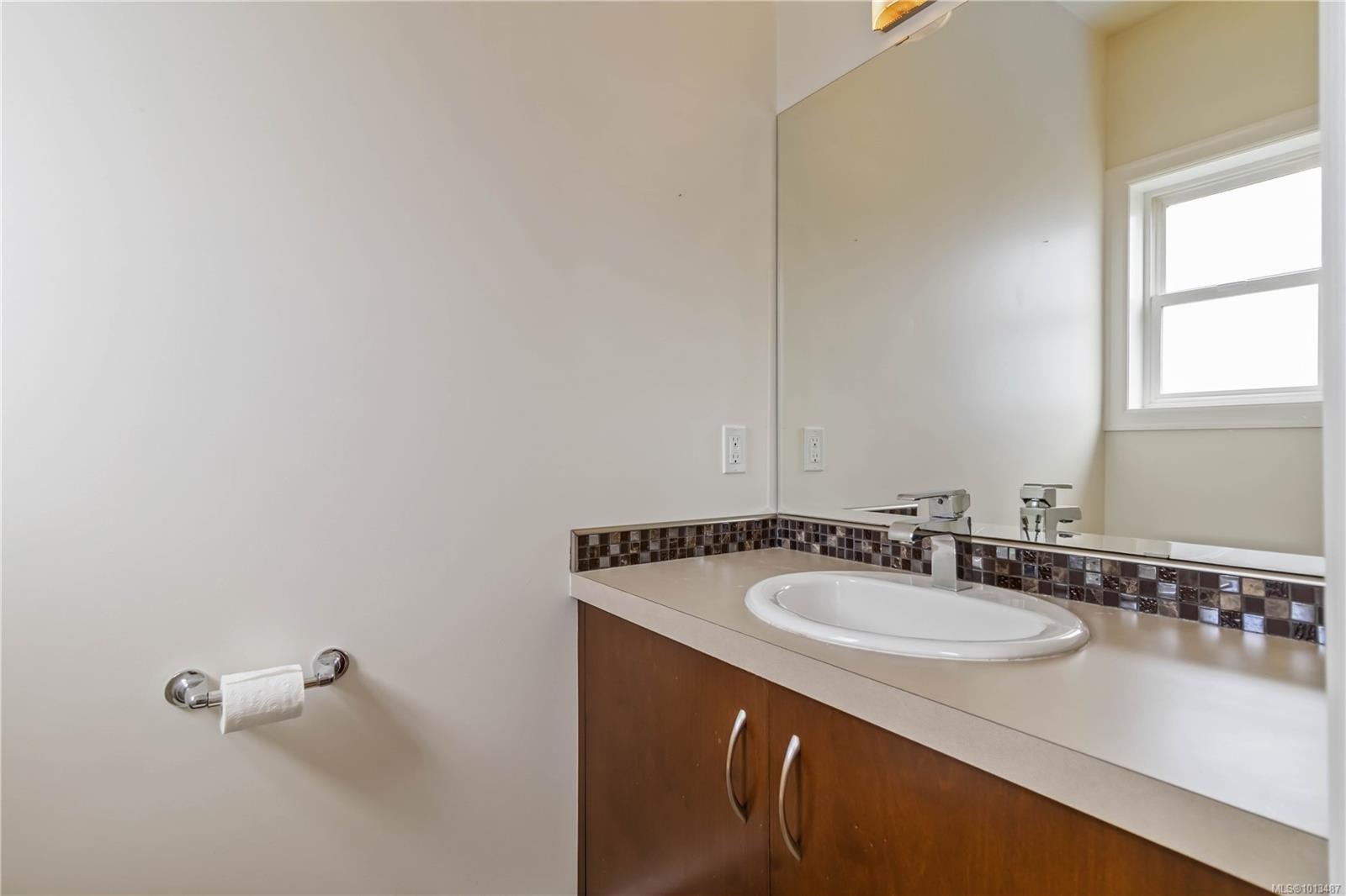 4-1827 Fairfield Rd, Victoria, BC