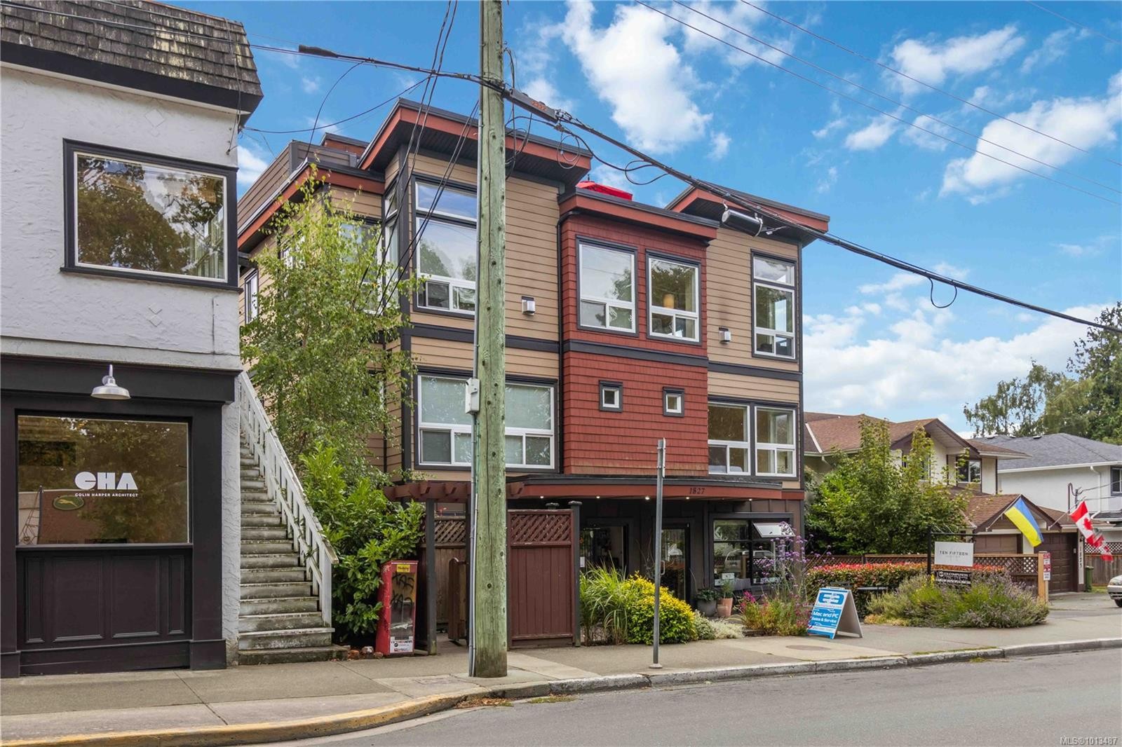 4-1827 Fairfield Rd, Victoria, BC