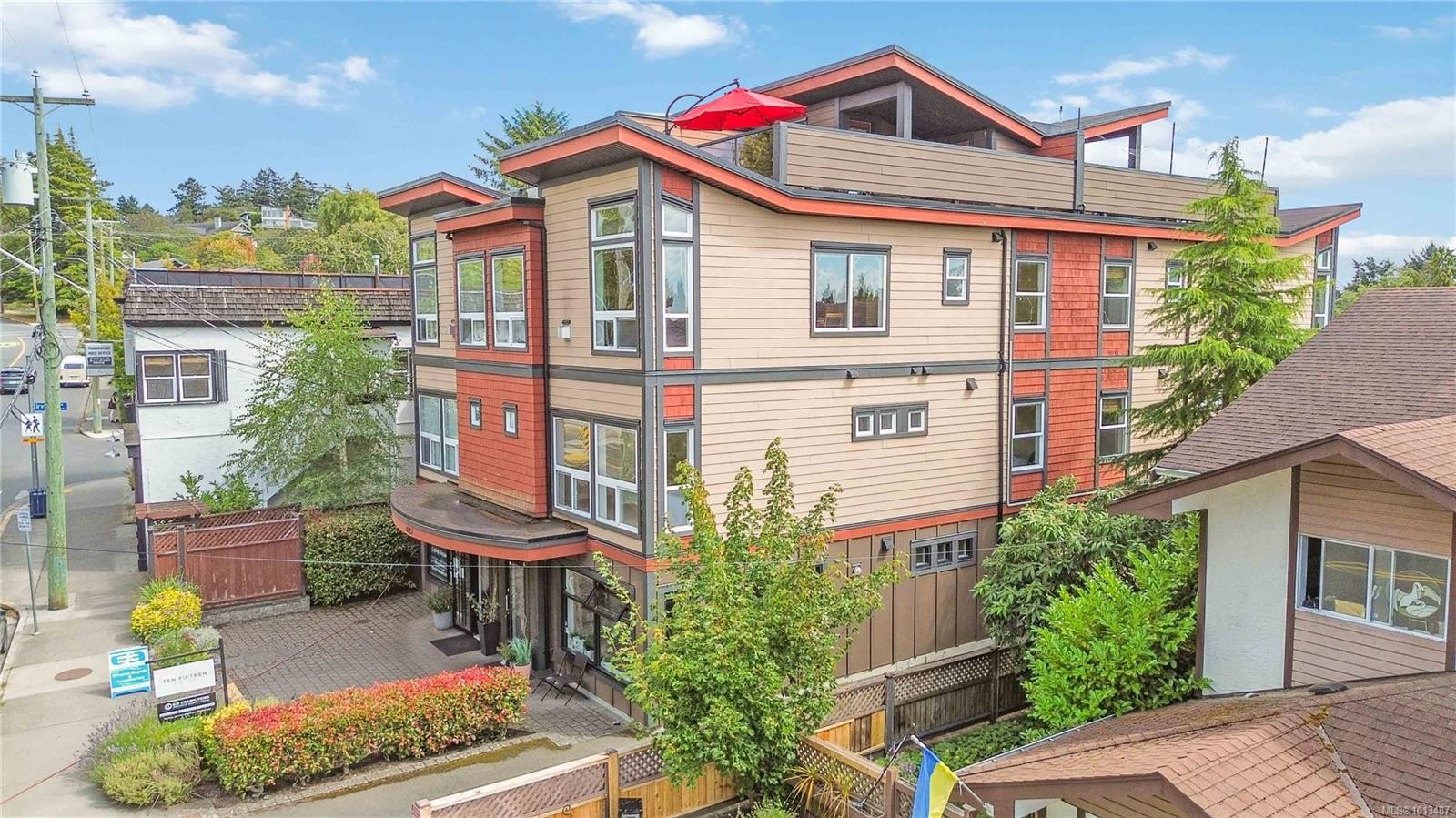 4-1827 Fairfield Rd, Victoria, BC