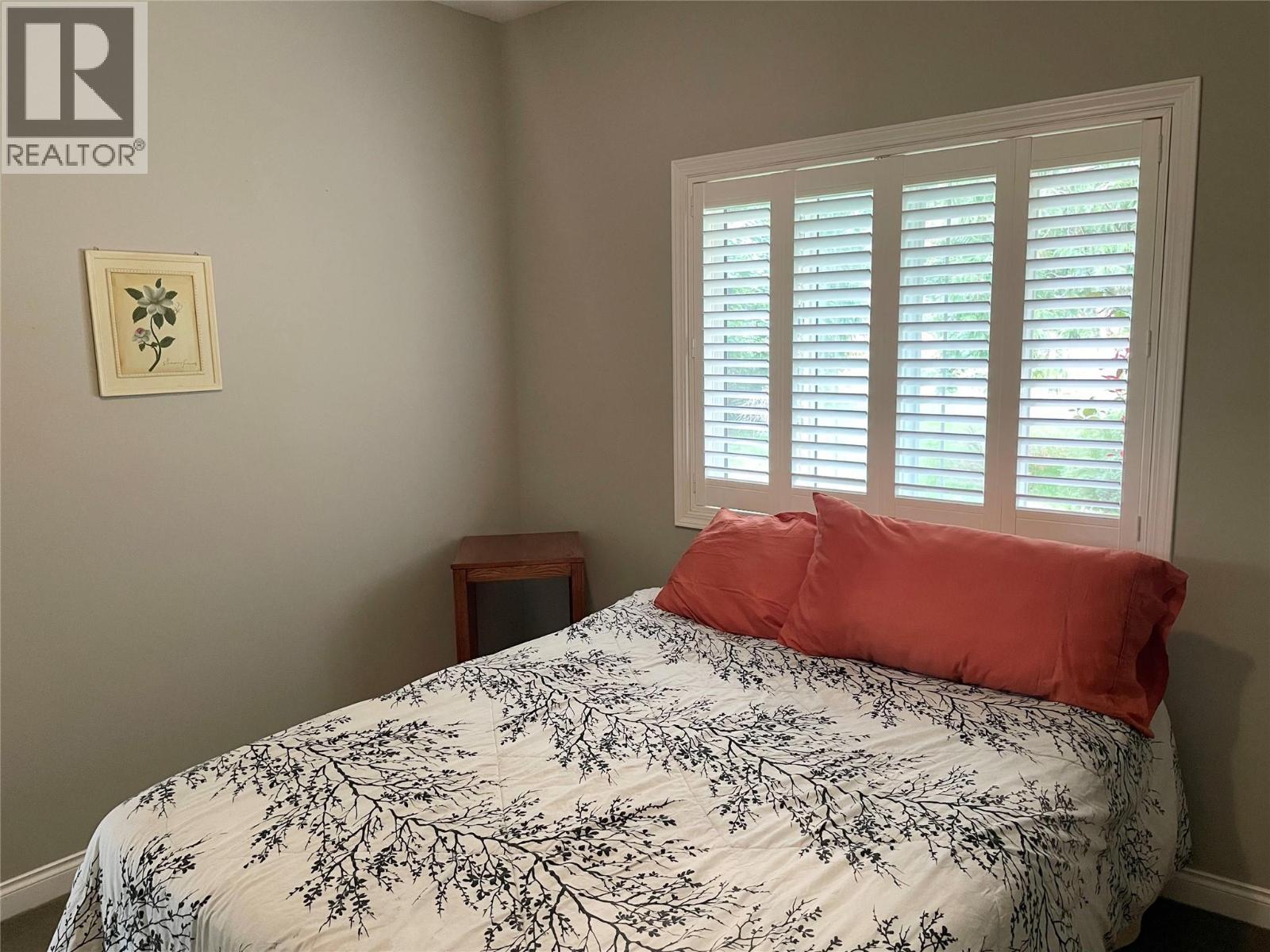 253 Chase Road, Christina Lake, BC - Indoor Photo Showing Bedroom