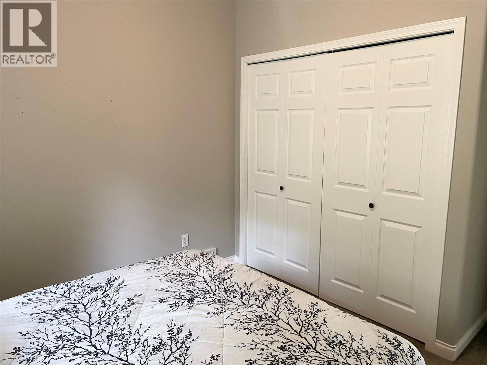 253 Chase Road, Christina Lake, BC - Indoor Photo Showing Bedroom