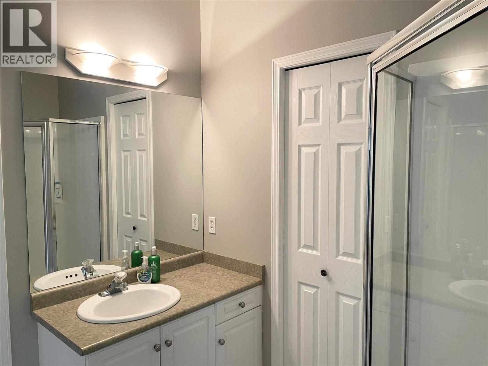 253 Chase Road, Christina Lake, BC - Indoor Photo Showing Bathroom