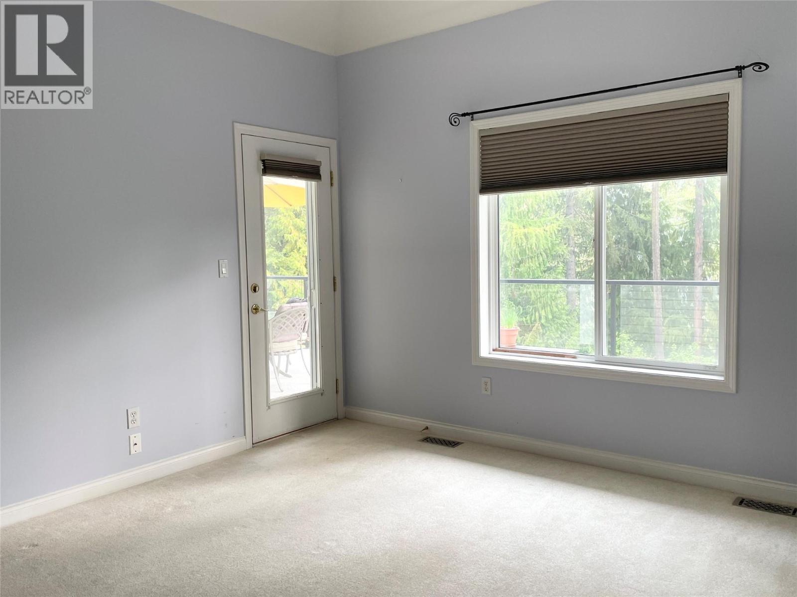 253 Chase Road, Christina Lake, BC - Indoor Photo Showing Other Room