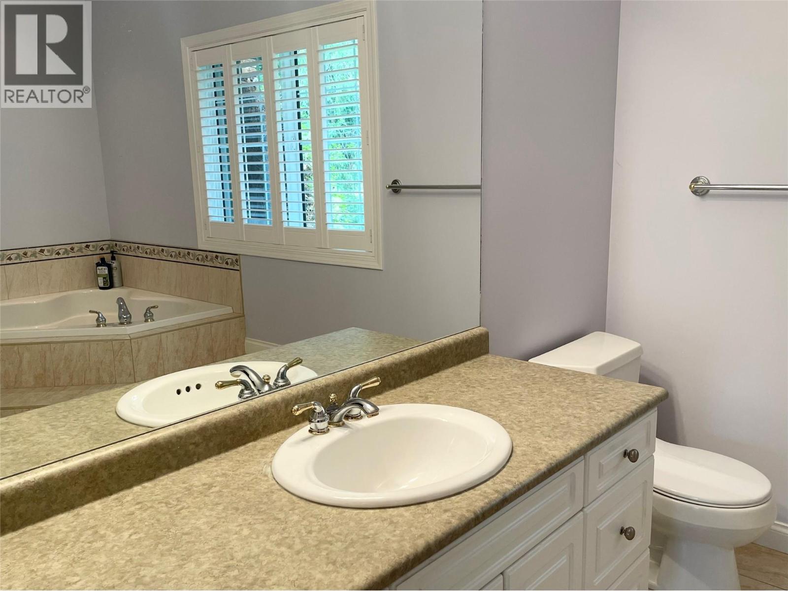 253 Chase Road, Christina Lake, BC - Indoor Photo Showing Bathroom