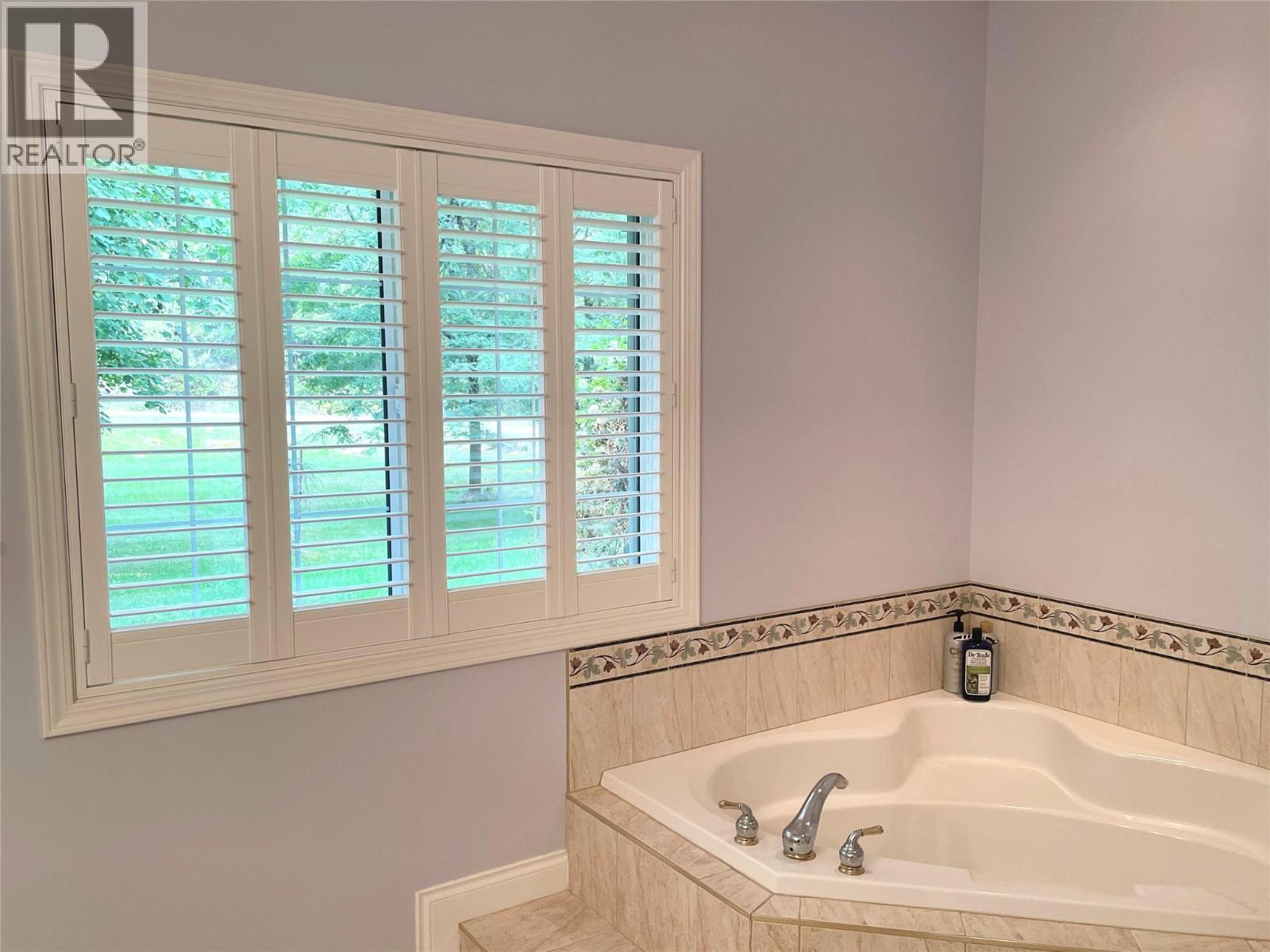 253 Chase Road, Christina Lake, BC - Indoor Photo Showing Bathroom