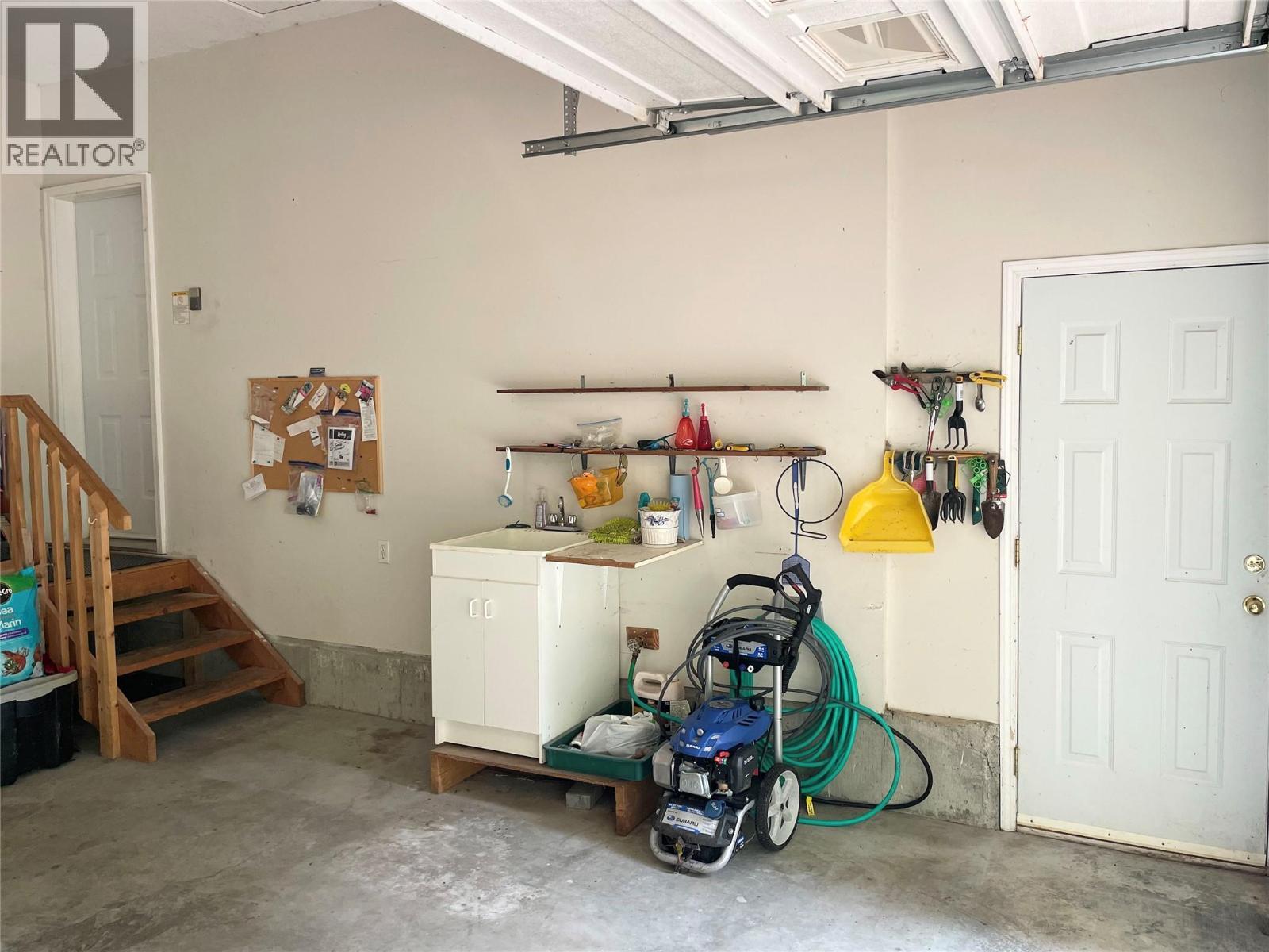 253 Chase Road, Christina Lake, BC - Indoor