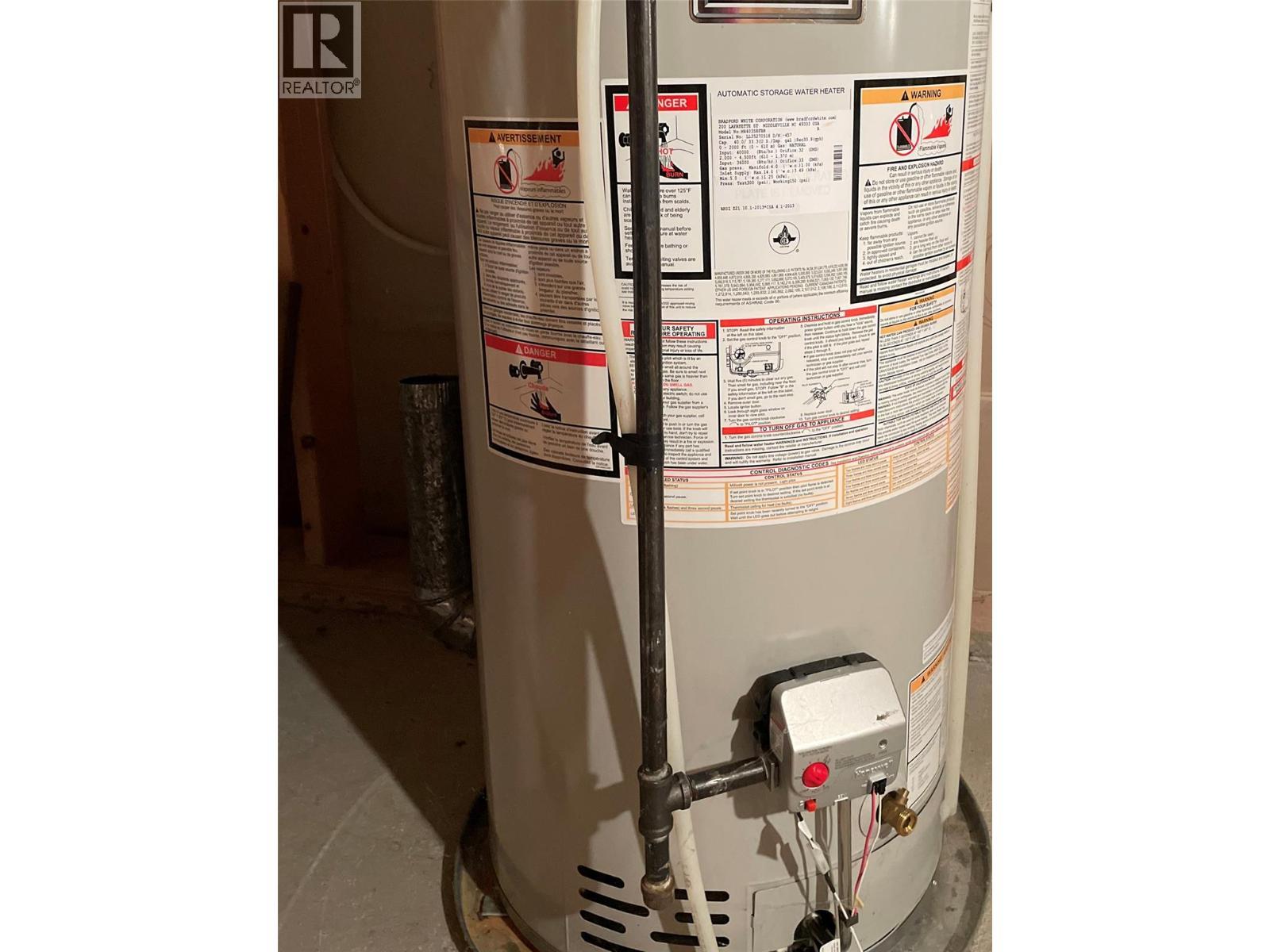 253 Chase Road, Christina Lake, BC - Indoor Photo Showing Basement