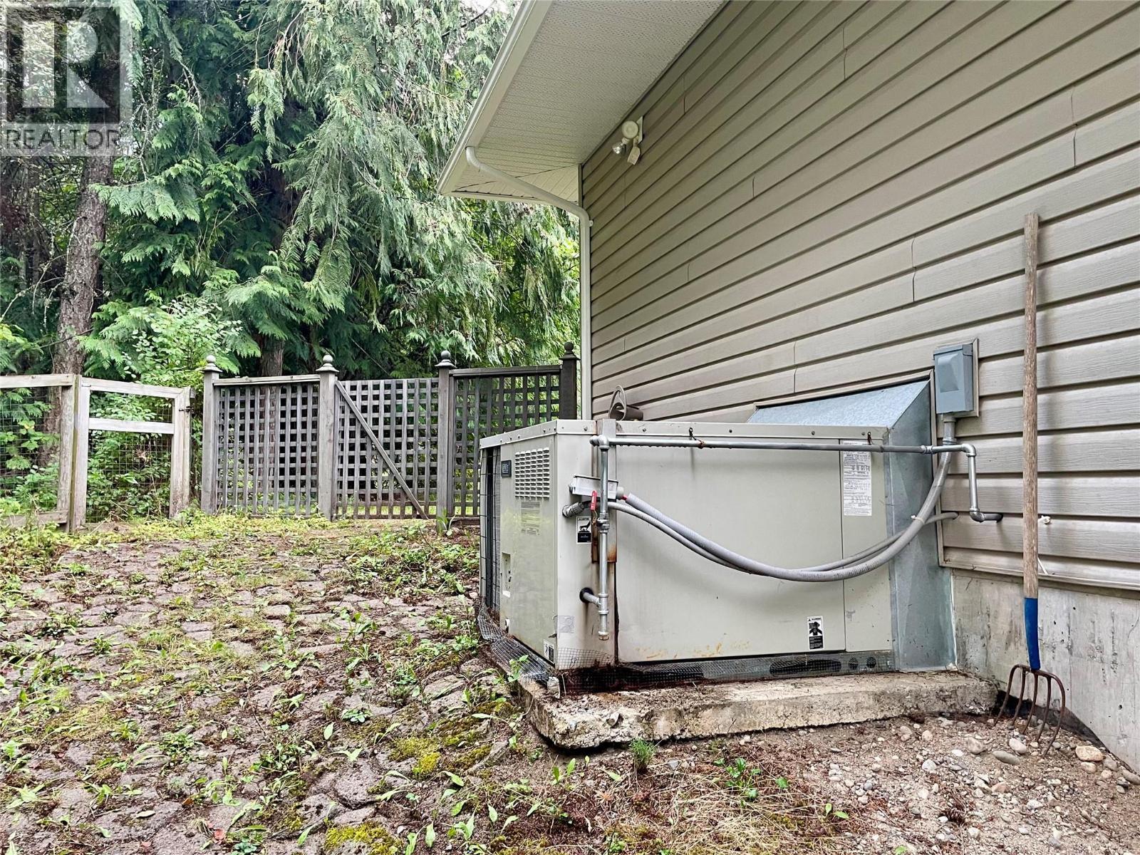 253 Chase Road, Christina Lake, BC - Outdoor