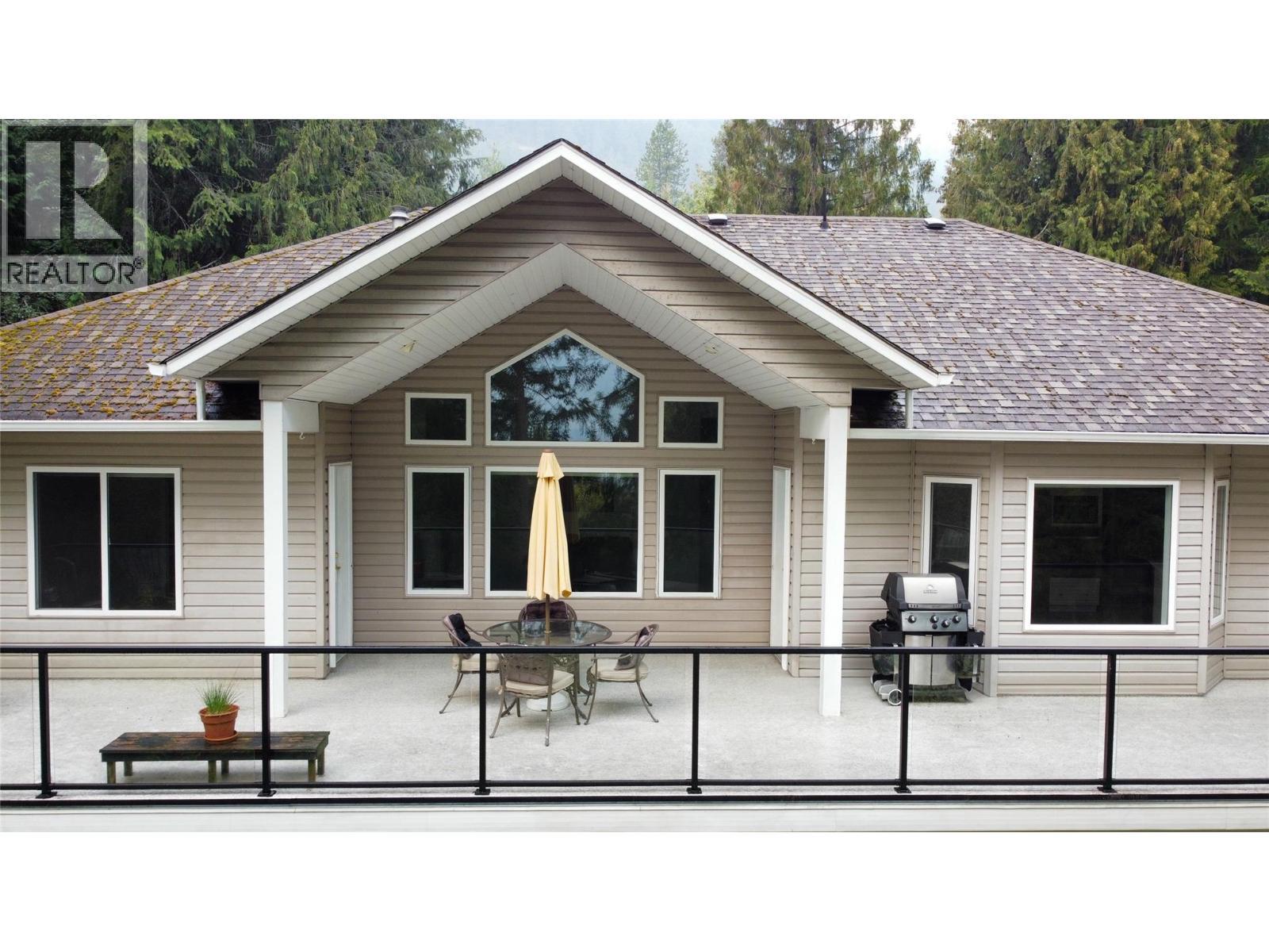 253 Chase Road, Christina Lake, BC - Outdoor