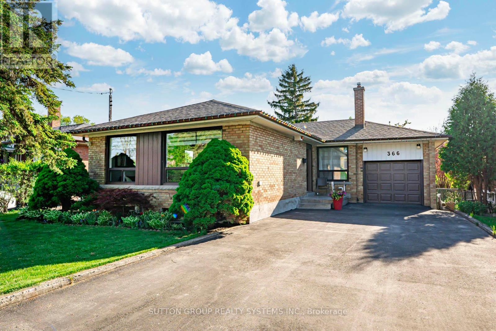 366 Renforth Drive, Toronto, ON - Outdoor