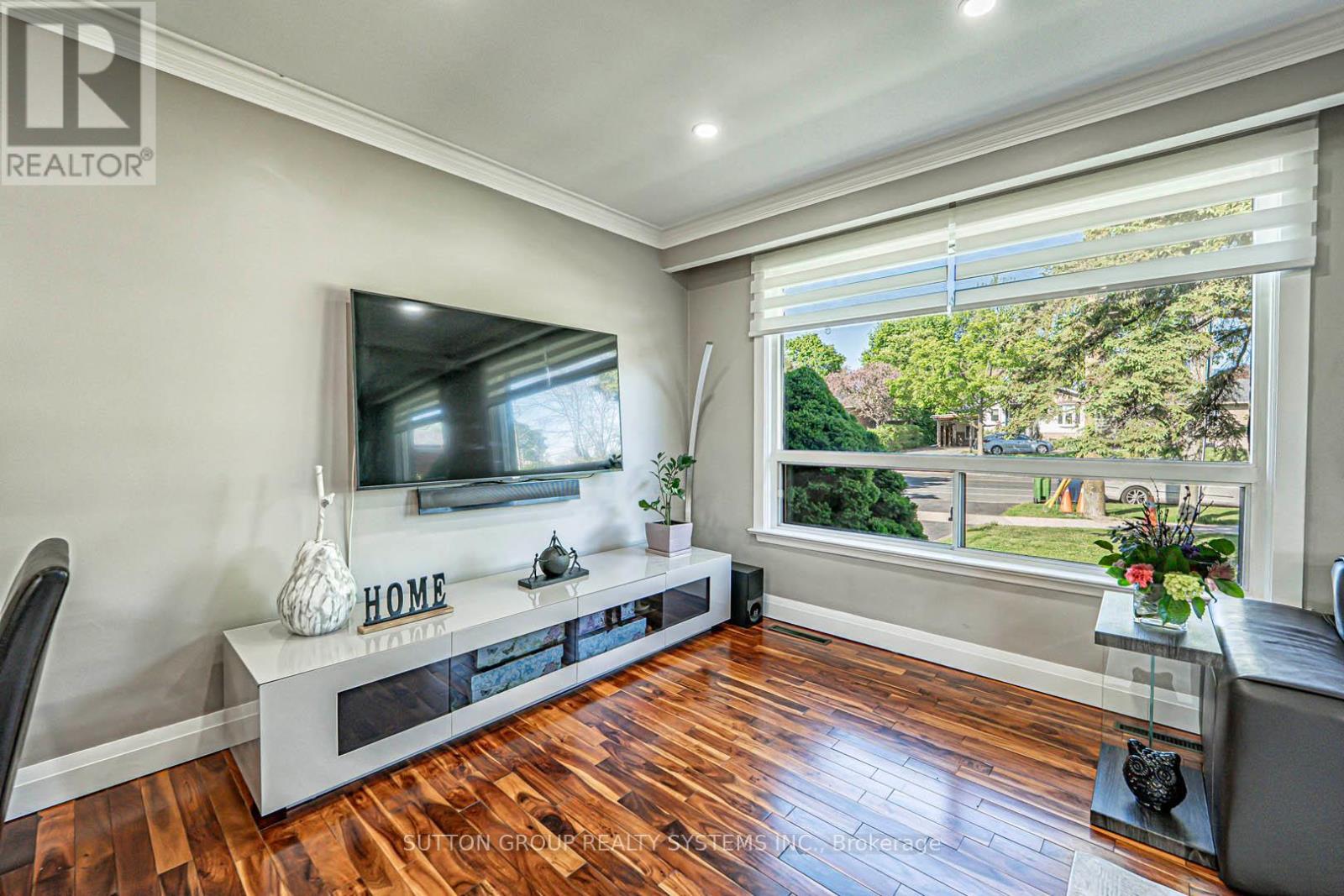 366 Renforth Drive, Toronto, ON - Indoor Photo Showing Other Room