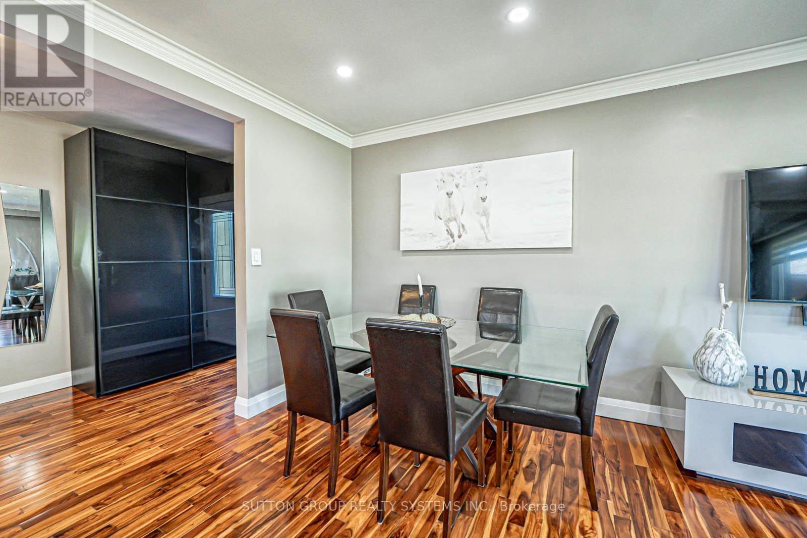 366 Renforth Drive, Toronto, ON - Indoor Photo Showing Dining Room
