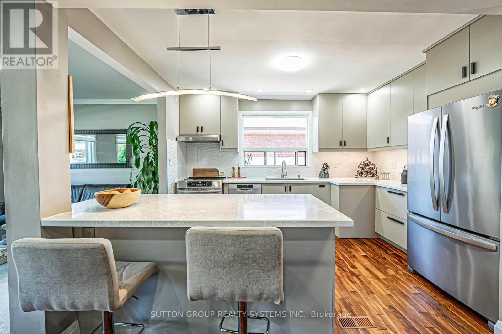 366 Renforth Drive, Toronto, ON - Indoor Photo Showing Kitchen With Upgraded Kitchen