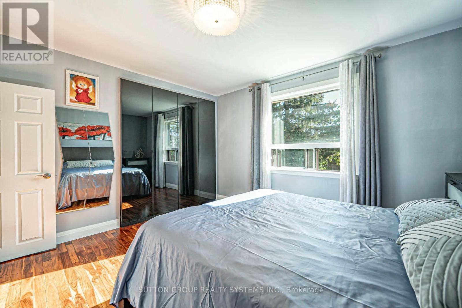 366 Renforth Drive, Toronto, ON - Indoor Photo Showing Bedroom