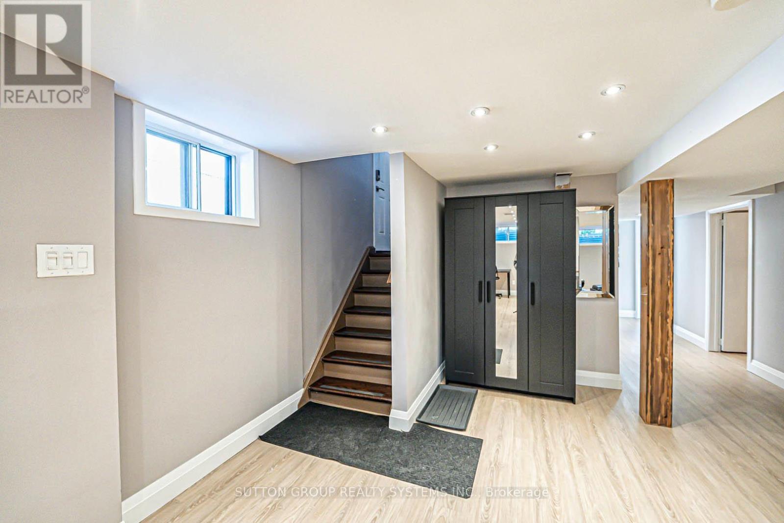 366 Renforth Drive, Toronto, ON - Indoor Photo Showing Other Room