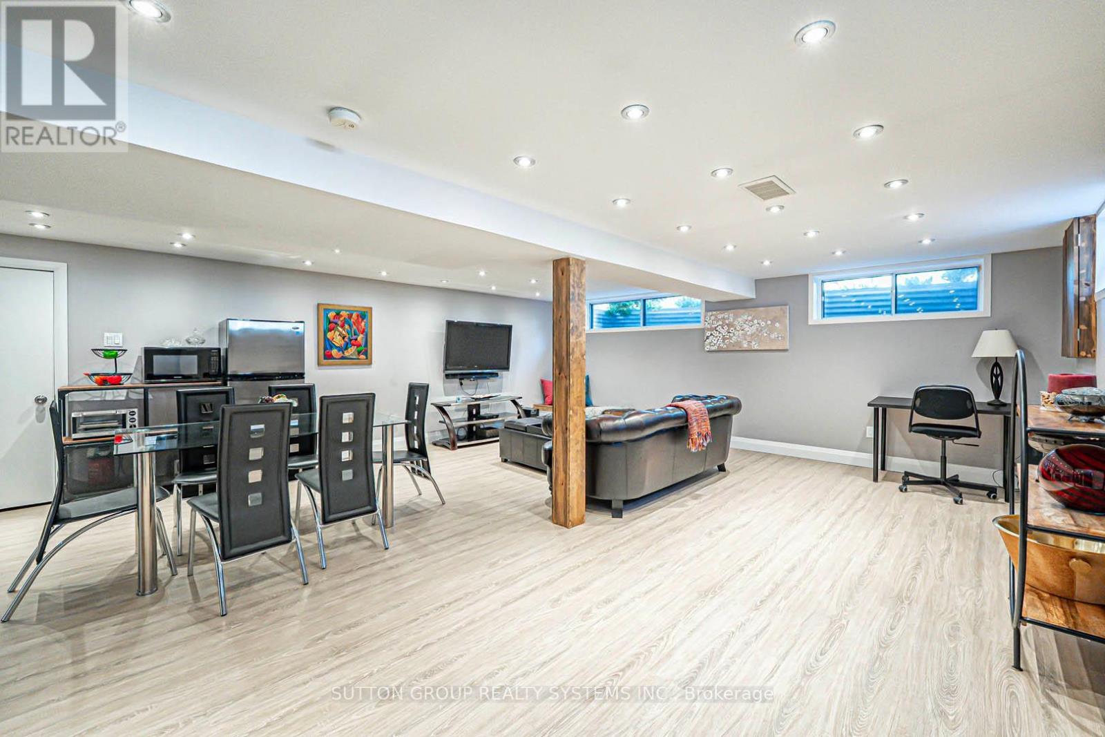 366 Renforth Drive, Toronto, ON - Indoor Photo Showing Other Room