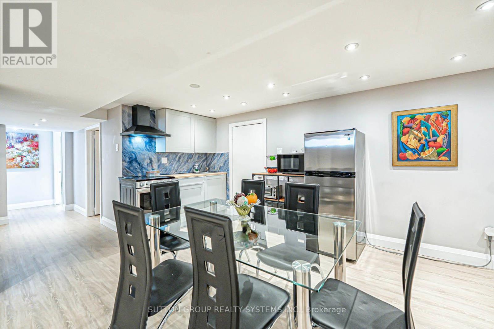 366 Renforth Drive, Toronto, ON - Indoor