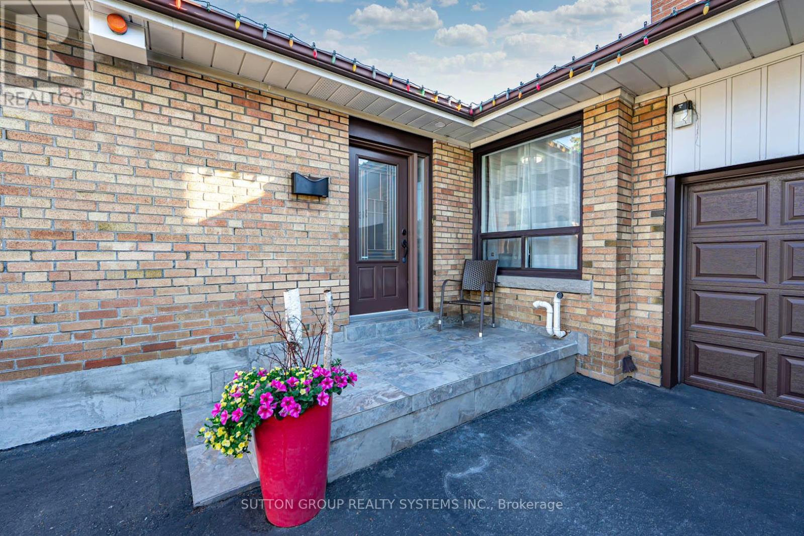 366 Renforth Drive, Toronto, ON - Outdoor