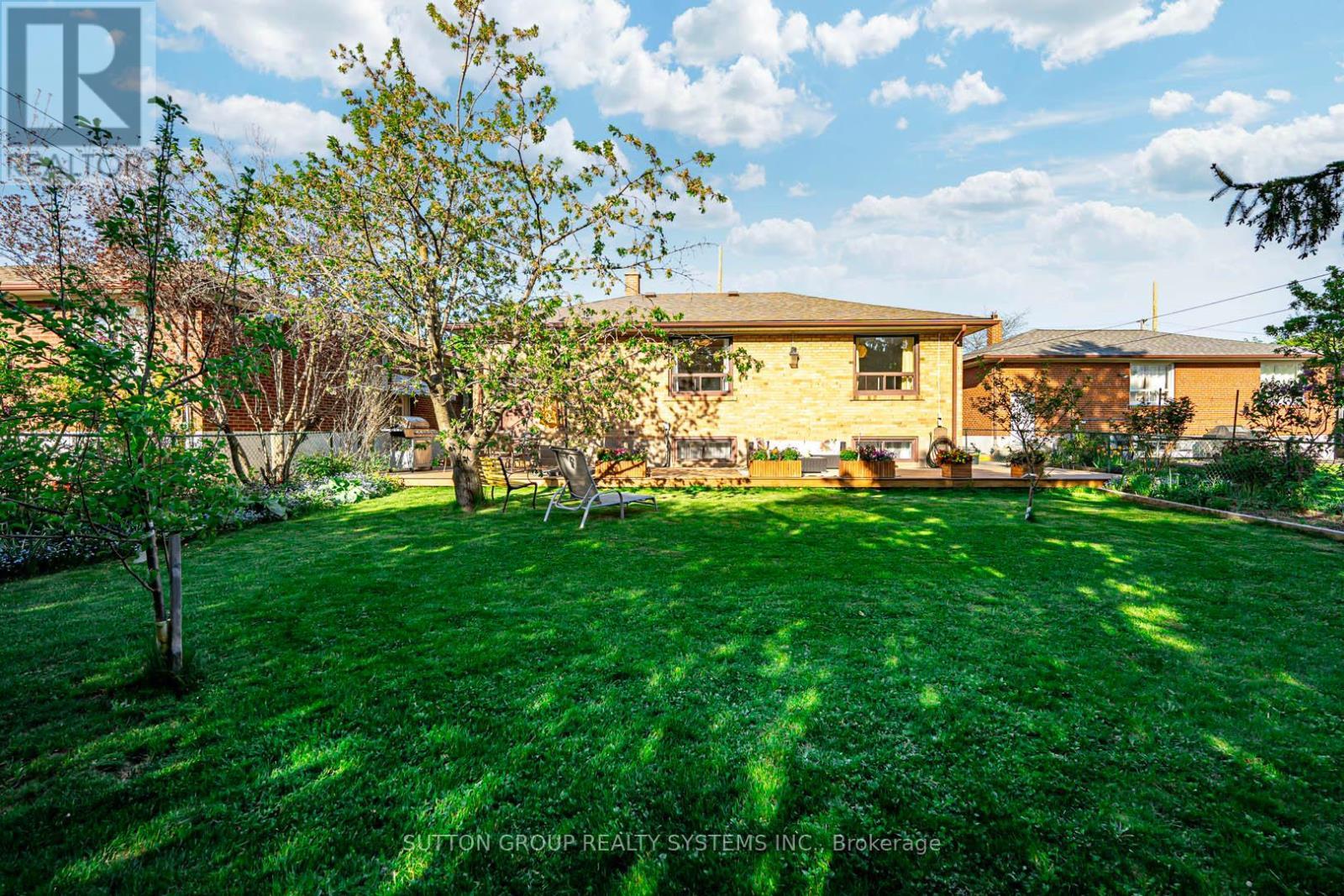 366 Renforth Drive, Toronto, ON - Outdoor