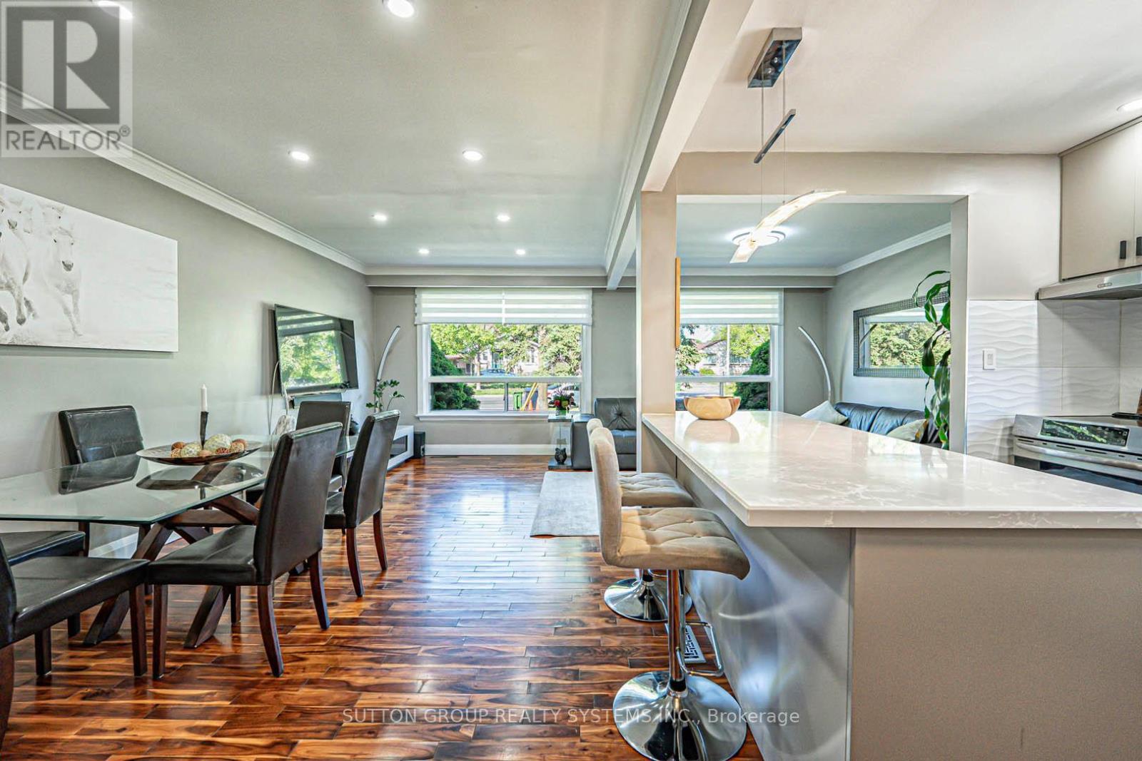 366 Renforth Drive, Toronto, ON - Indoor Photo Showing Dining Room