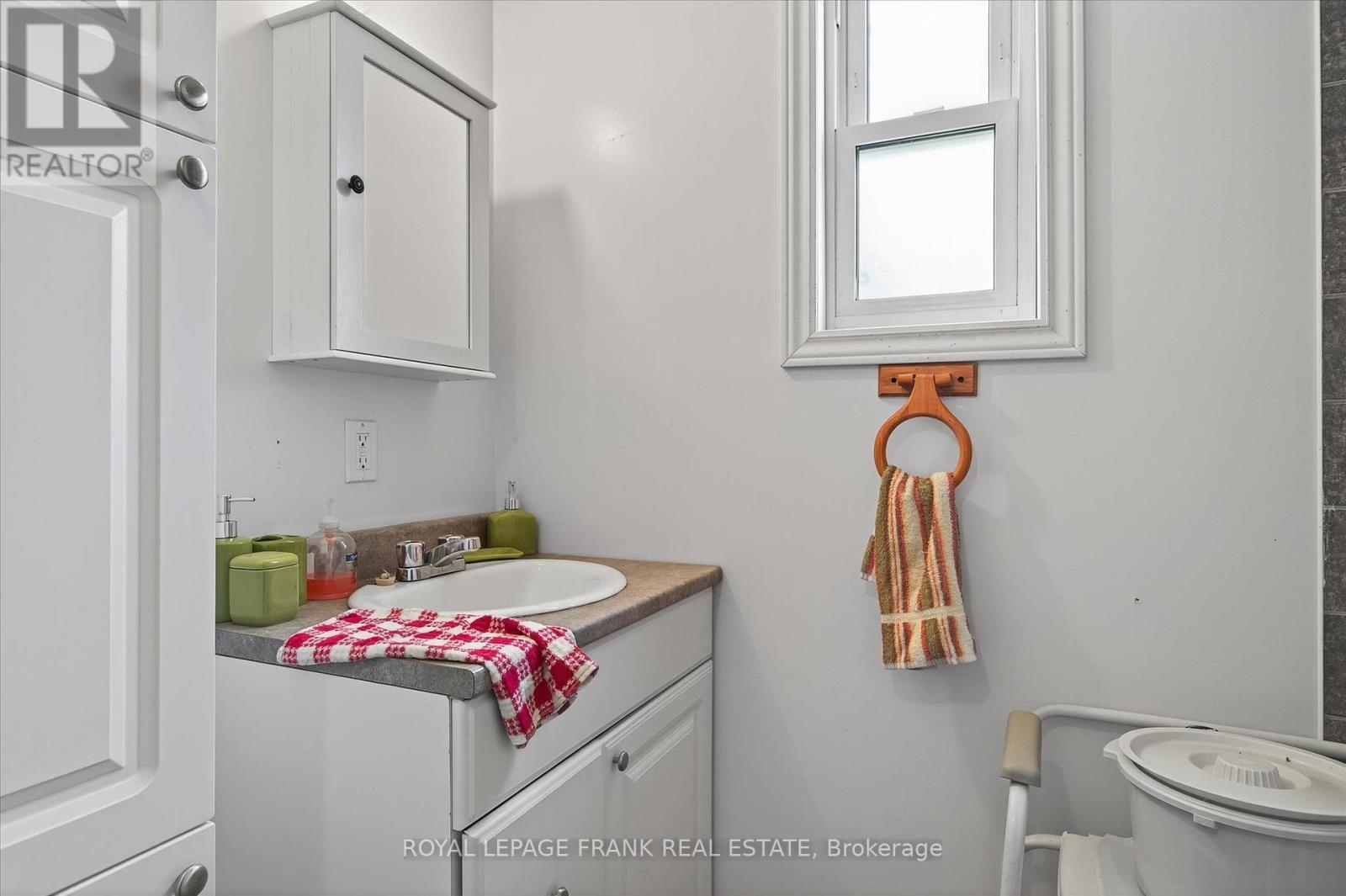 680 Serpent Mounds Road, Otonabee-South Monaghan, ON - Indoor Photo Showing Bathroom