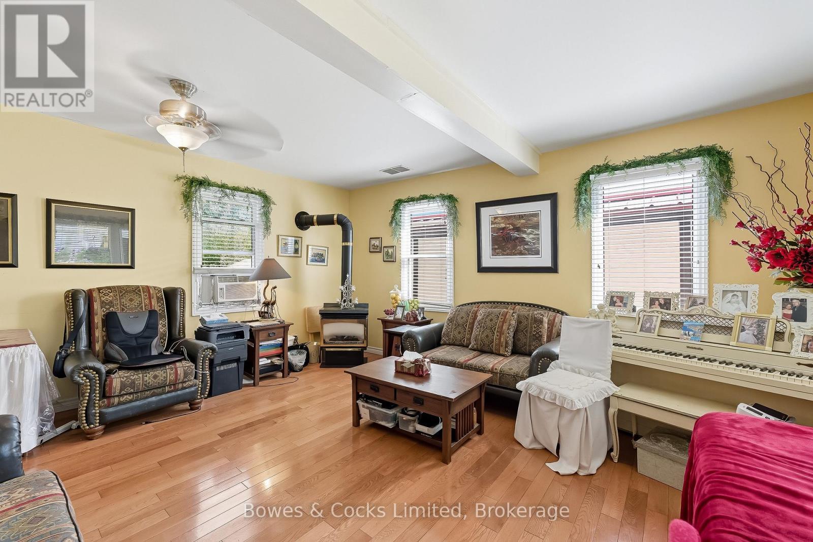 40 Victoria Street, Asphodel-Norwood (Norwood), ON - Indoor Photo Showing Living Room
