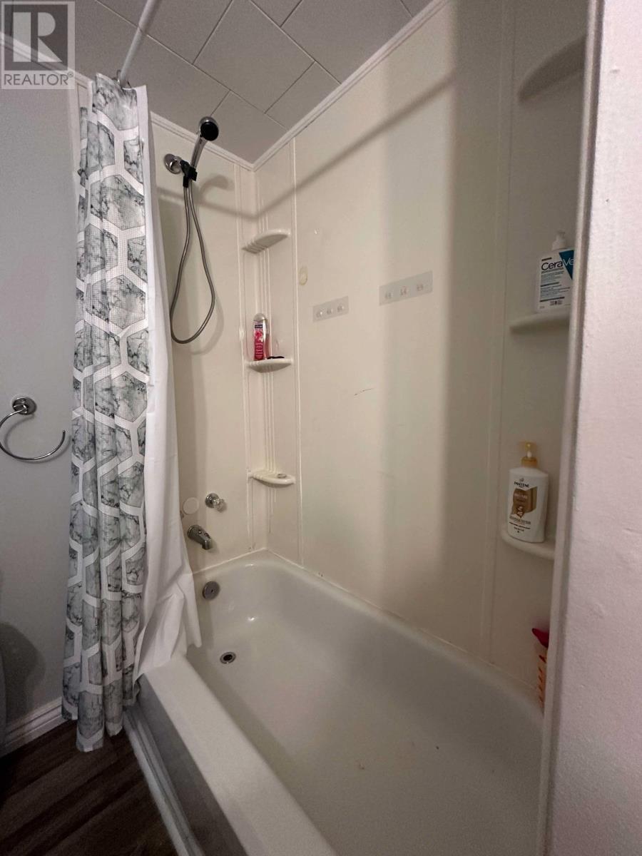 375 A & B Creston Boulevard, Marystown, NL - Indoor Photo Showing Bathroom